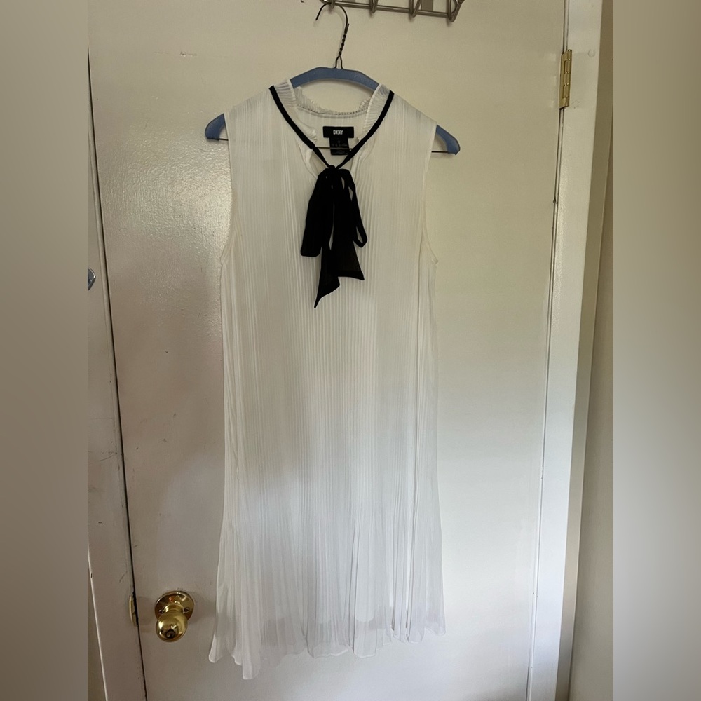 DKNY Chic Sleeveless Dress with Slip